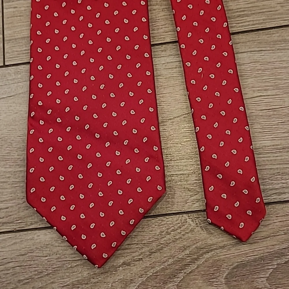 ROBERT TALBOTT Best of Class Metallic Red Modest‎ Paisley Mens Silk Tie